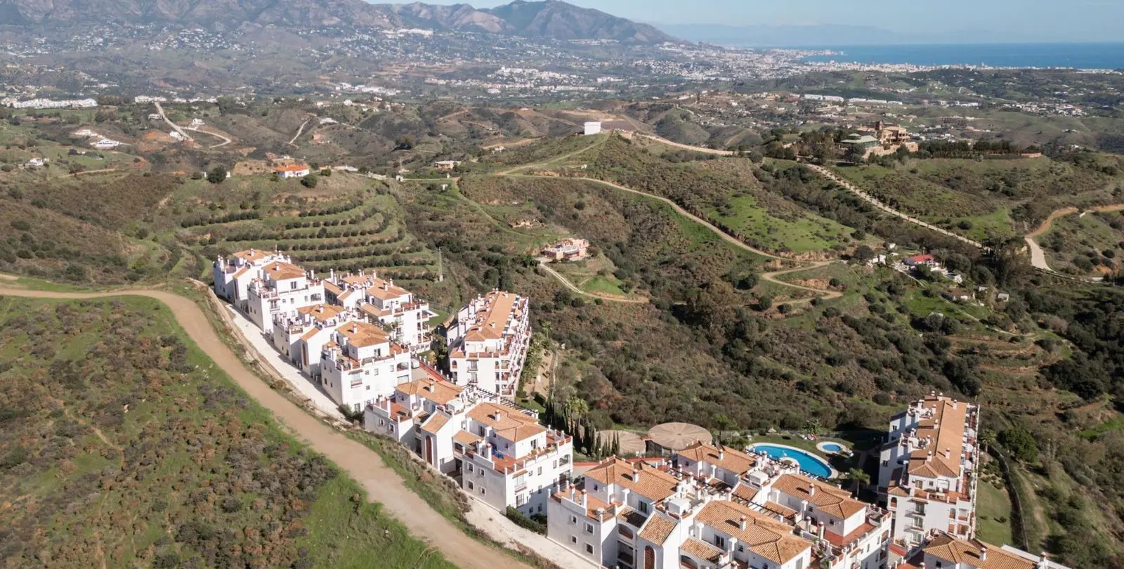 Sale of penthouse in Calahonda 52