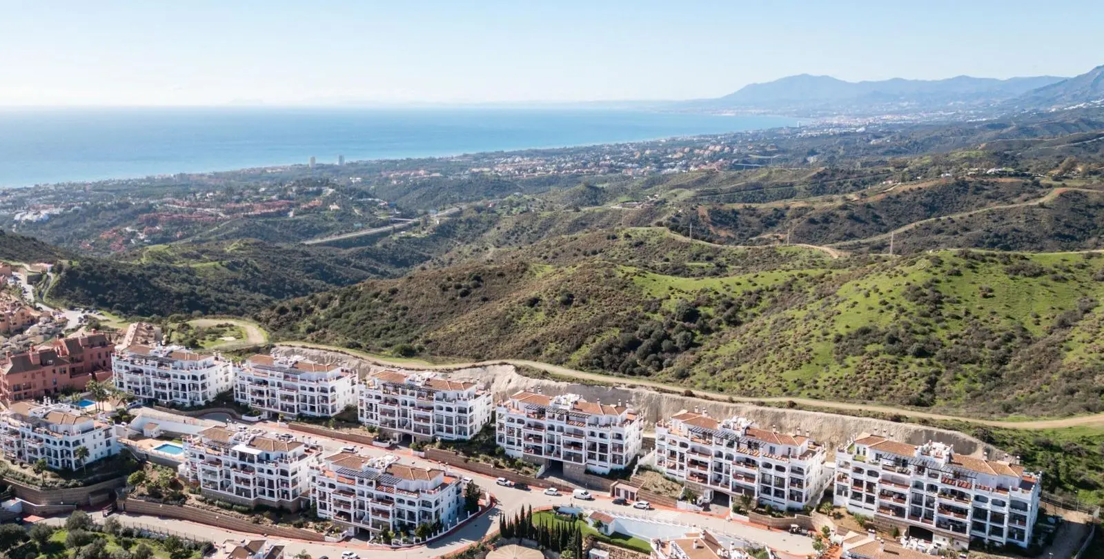 Sale of penthouse in Calahonda 55