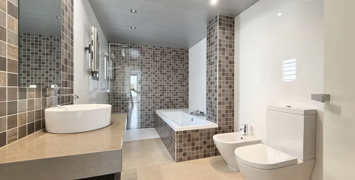 Sale of detached villa in Mijas Costa 32