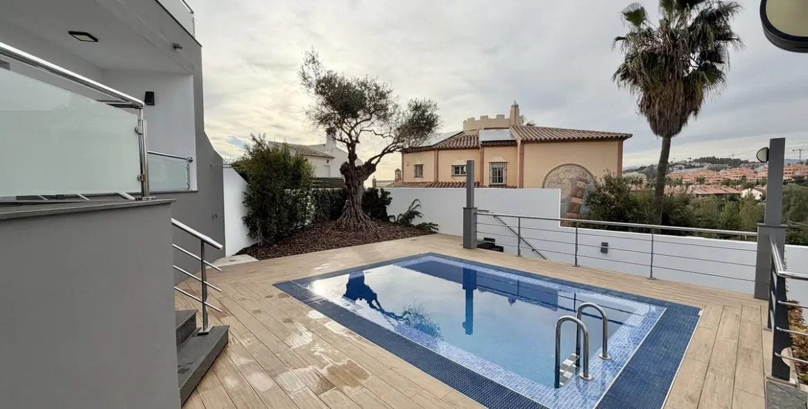 Sale of detached villa in Mijas Costa 33