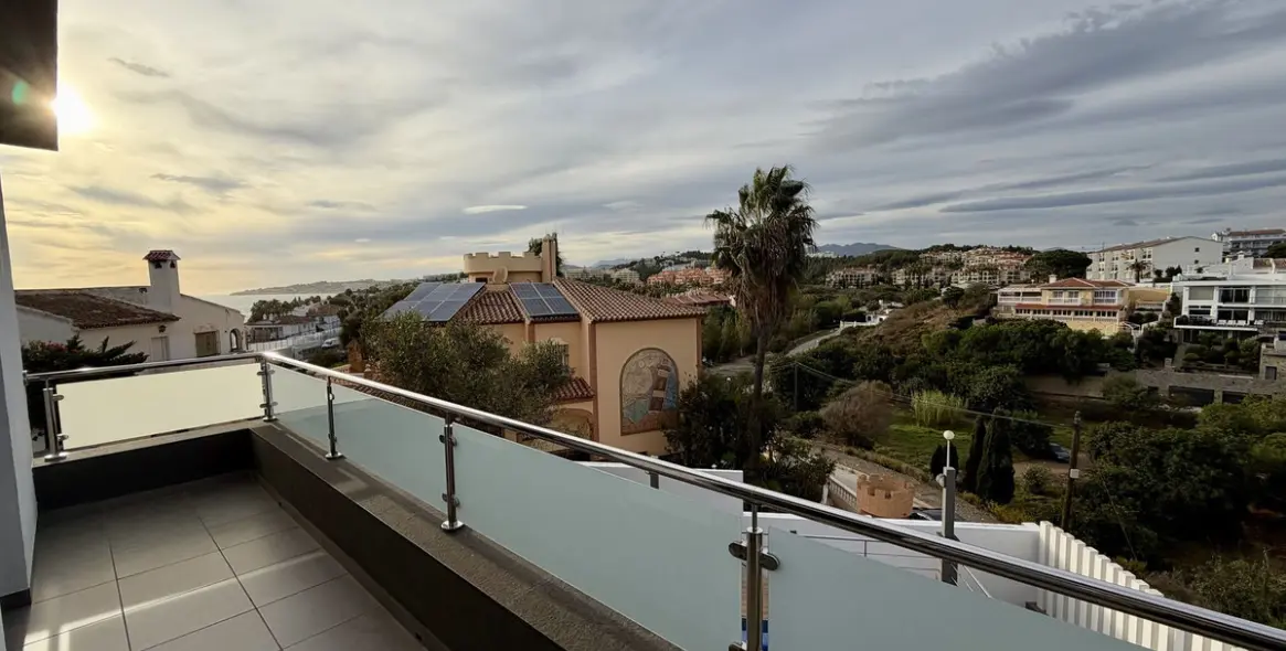 Sale of detached villa in Mijas Costa 34