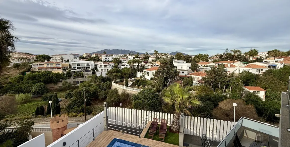 Sale of detached villa in Mijas Costa 36