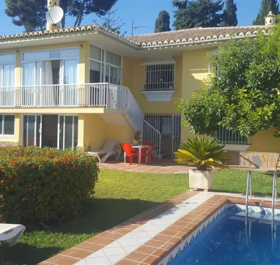 Продажа  отдельно стоящей виллы в Mijas Costa
