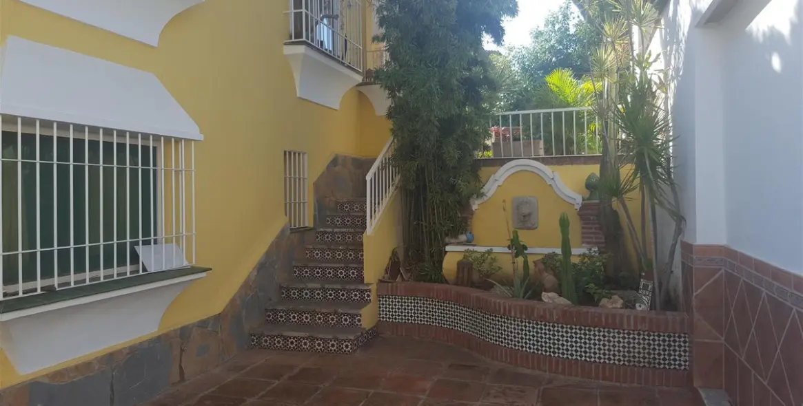 Продажа  отдельно стоящей виллы в Mijas Costa 8