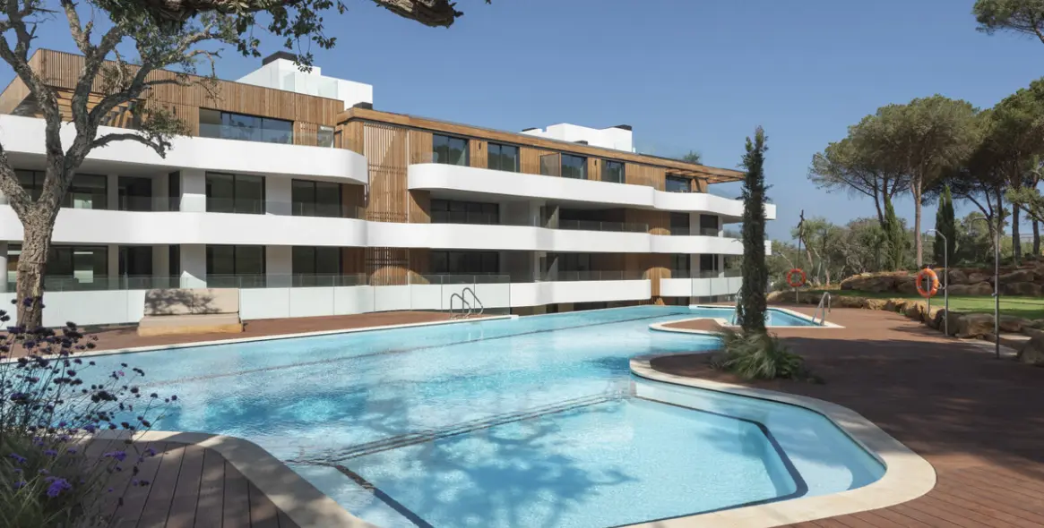 Продажа апартаментов на первом этаже в Sotogrande (район Sotogrande ) 1