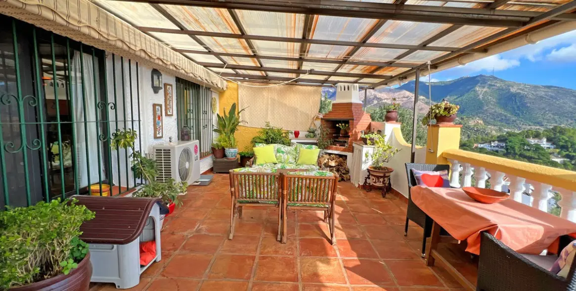 Sale of detached villa in Mijas 2