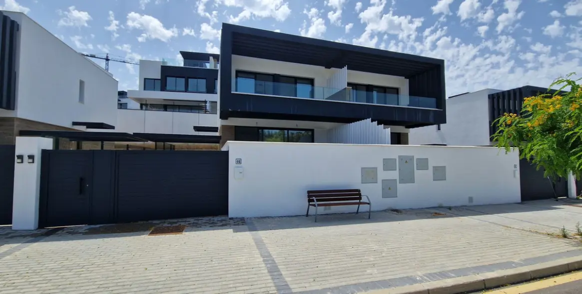 Venta de casa pareada en Atalaya 1