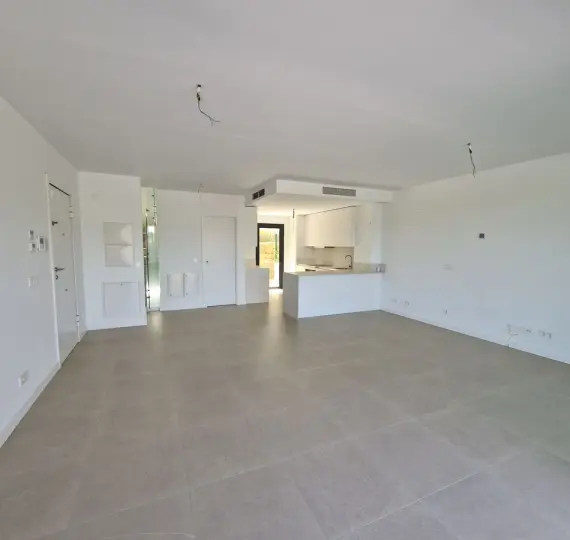 Продажа дома на две семьи в Atalaya