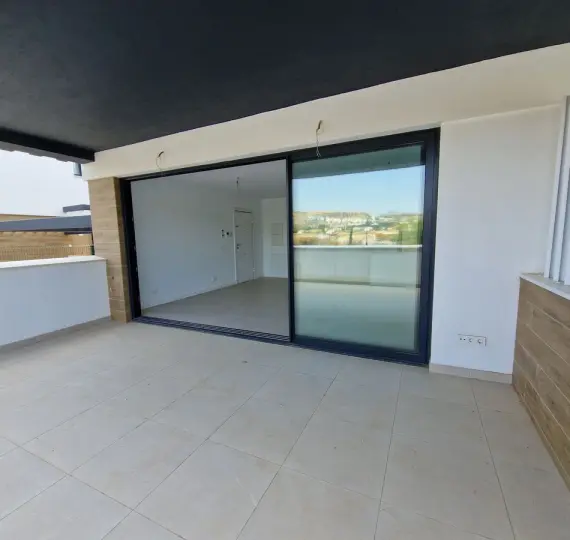 Продажа дома на две семьи в Atalaya