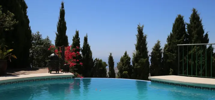 Sale of detached villa in Torrox 2