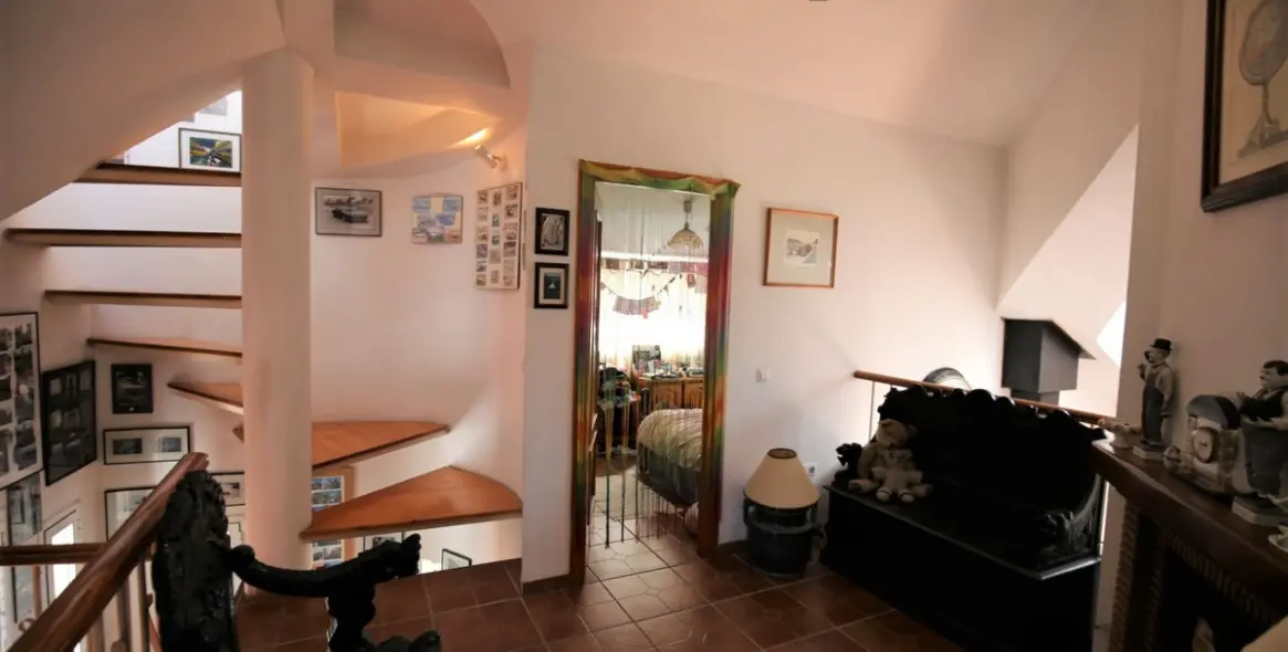 Sale of detached villa in Torrox 25