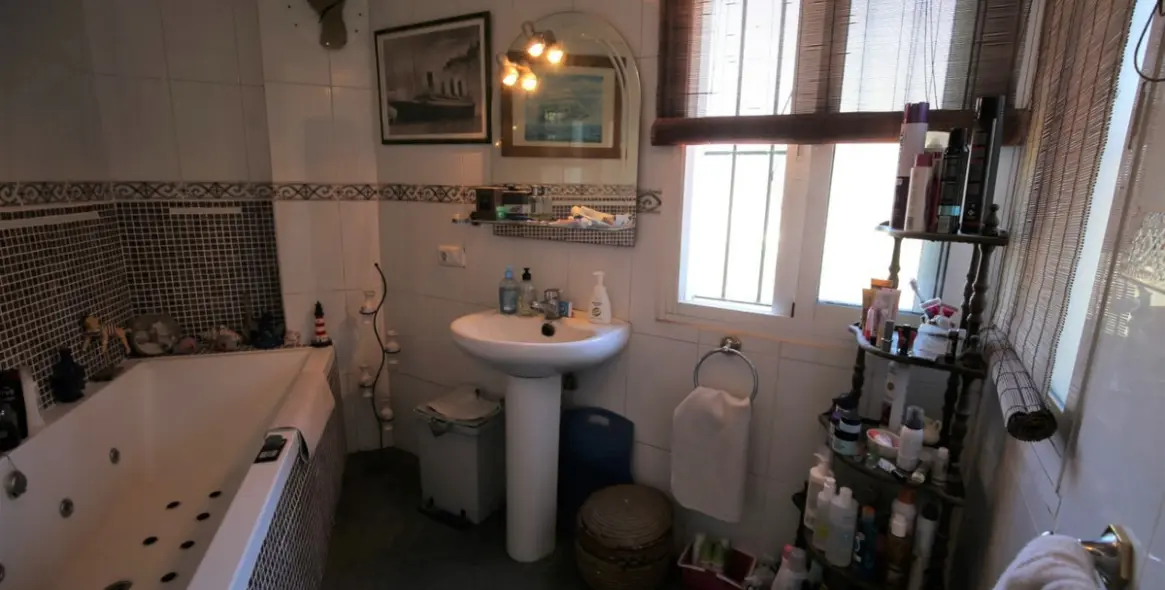 Sale of detached villa in Torrox 30