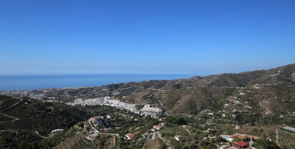 Sale of detached villa in Torrox 35