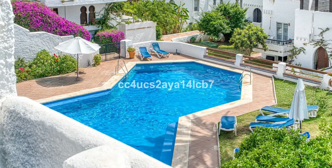 Sale of townhouse in Nueva Andalucía 13