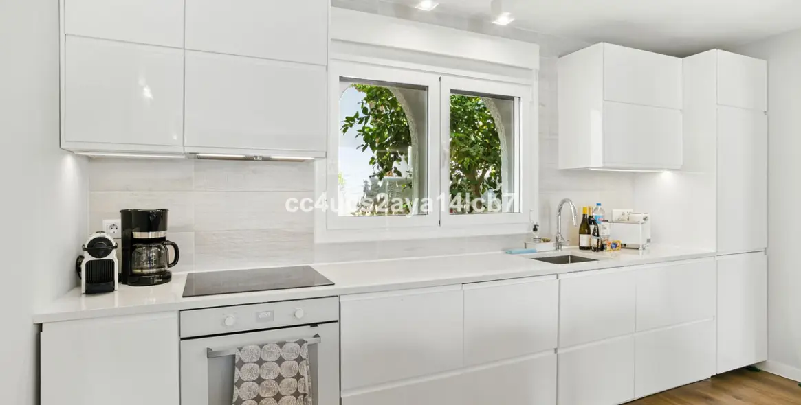 Sale of townhouse in Nueva Andalucía 16