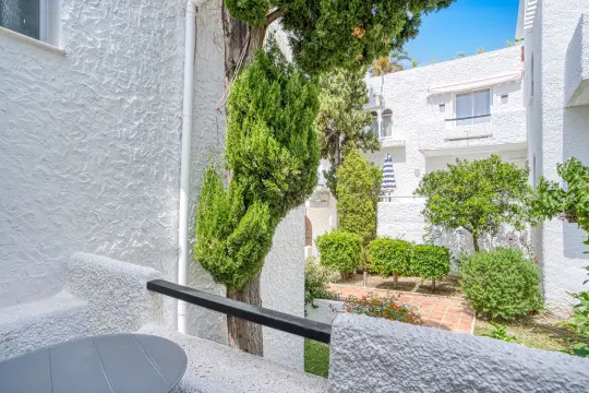 Image 10 thumb