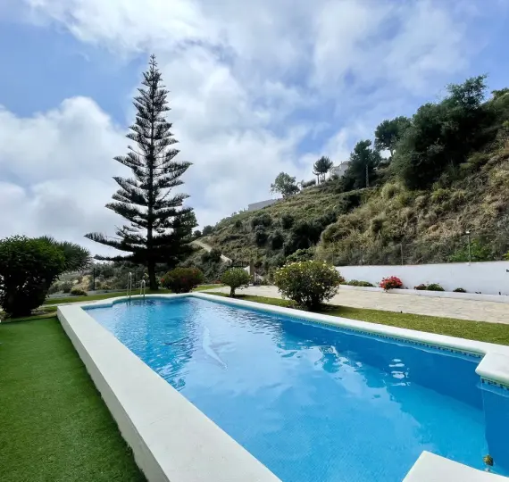 Detached villa R3287659