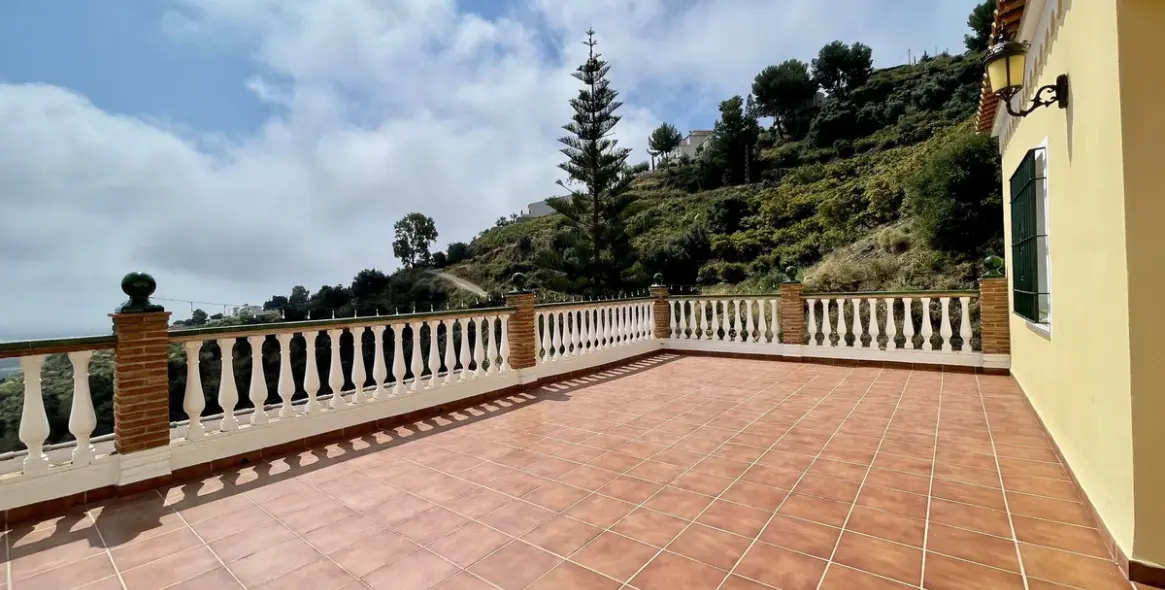 Продажа  отдельно стоящей виллы в Nerja 24