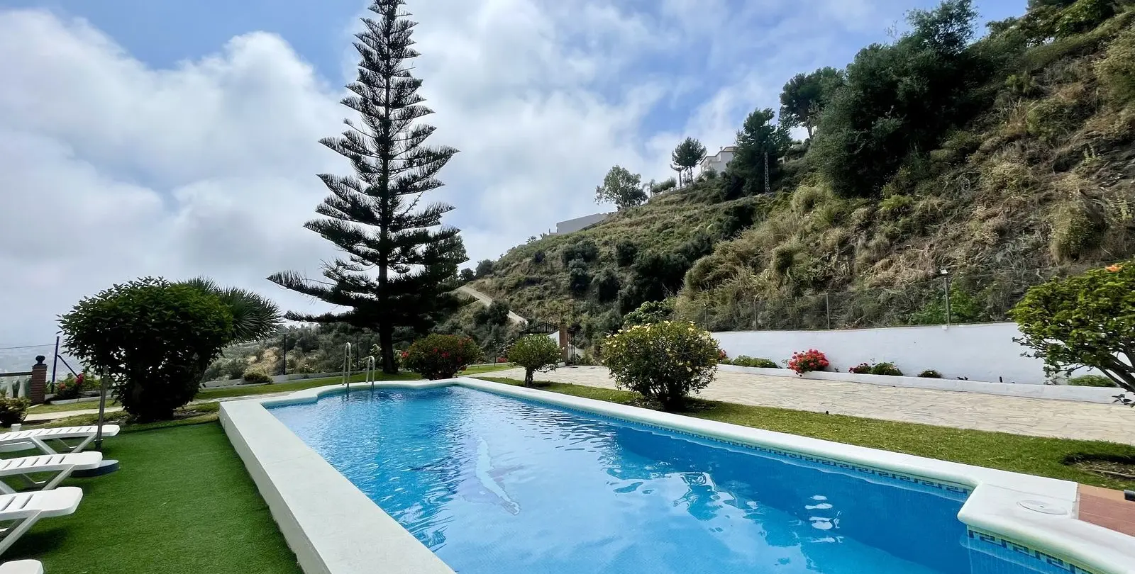 Venta de villa independiente en Nerja 1