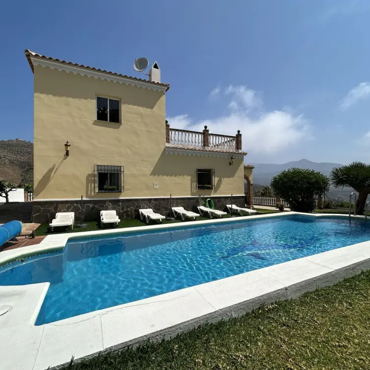 Venta de villa independiente en Nerja