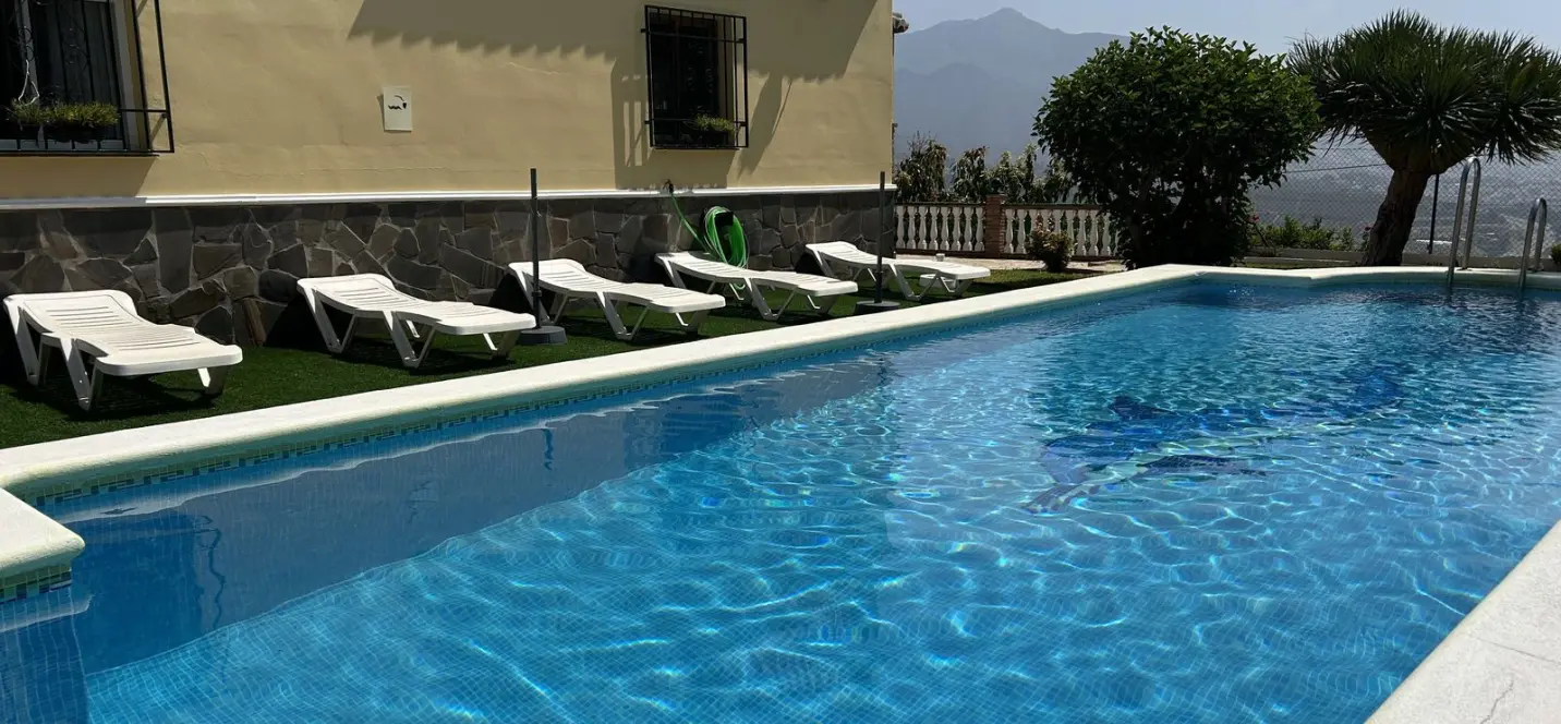 Venta de villa independiente en Nerja 2