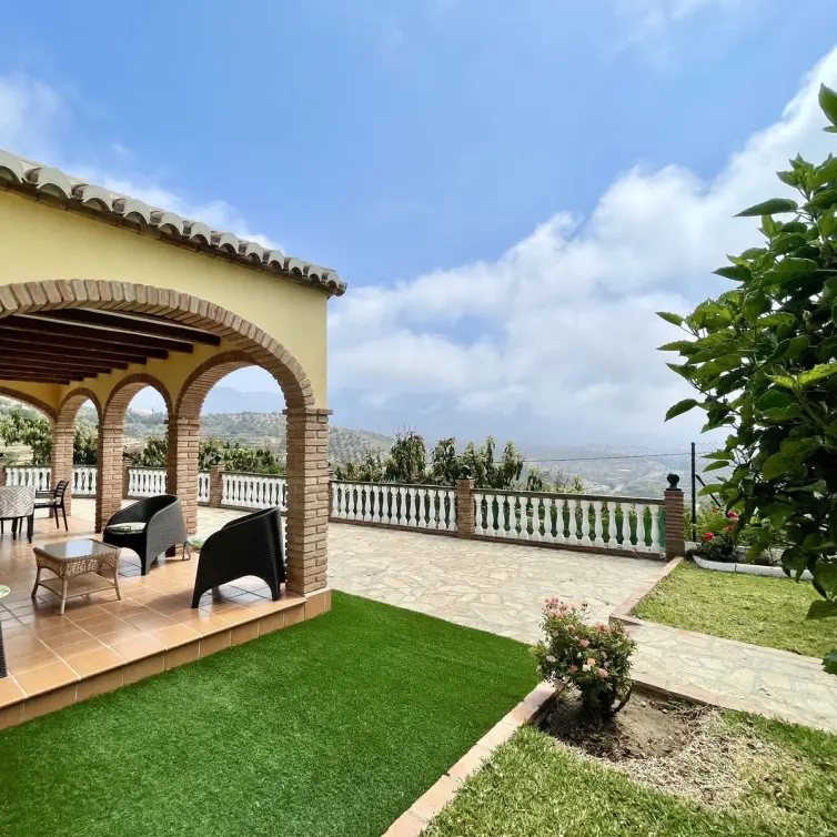 Venta de villa independiente en Nerja