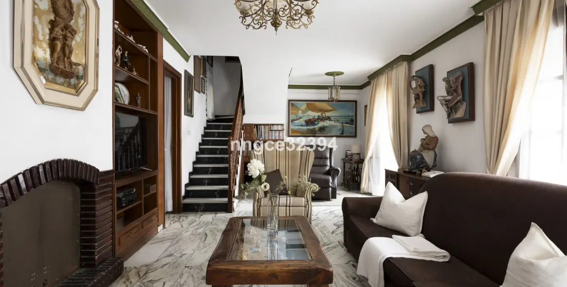 Sale of detached villa in San Pedro de Alcántara 21