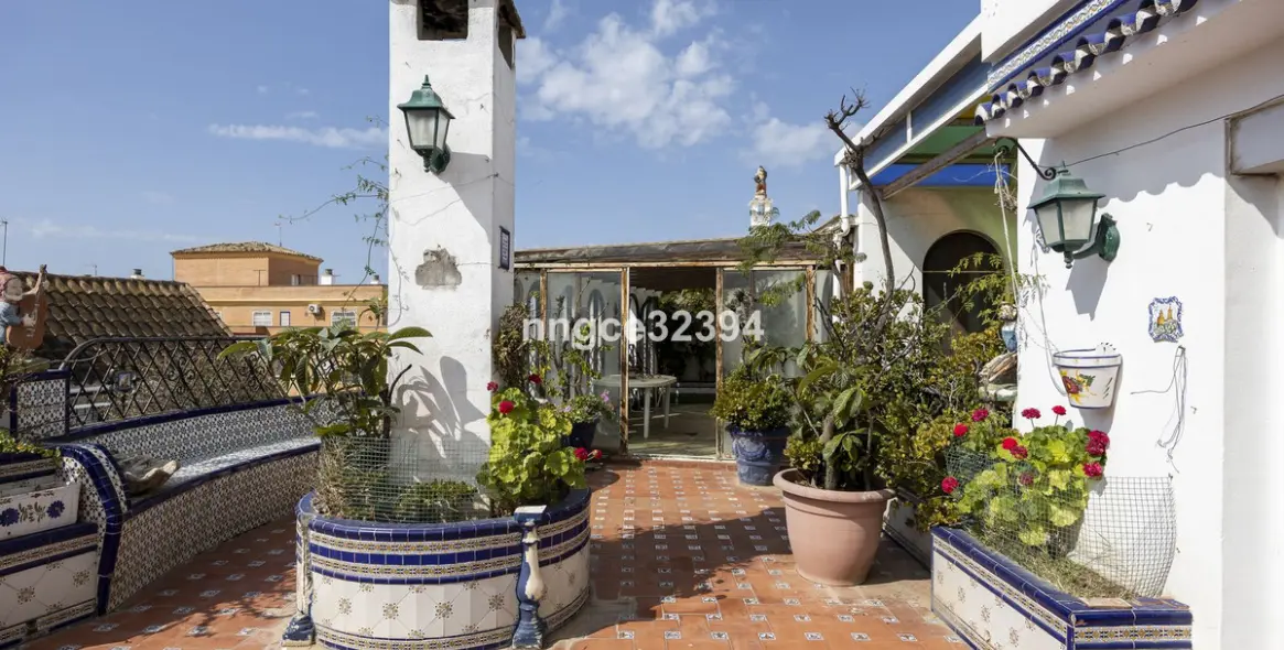 Sale of detached villa in San Pedro de Alcántara 66