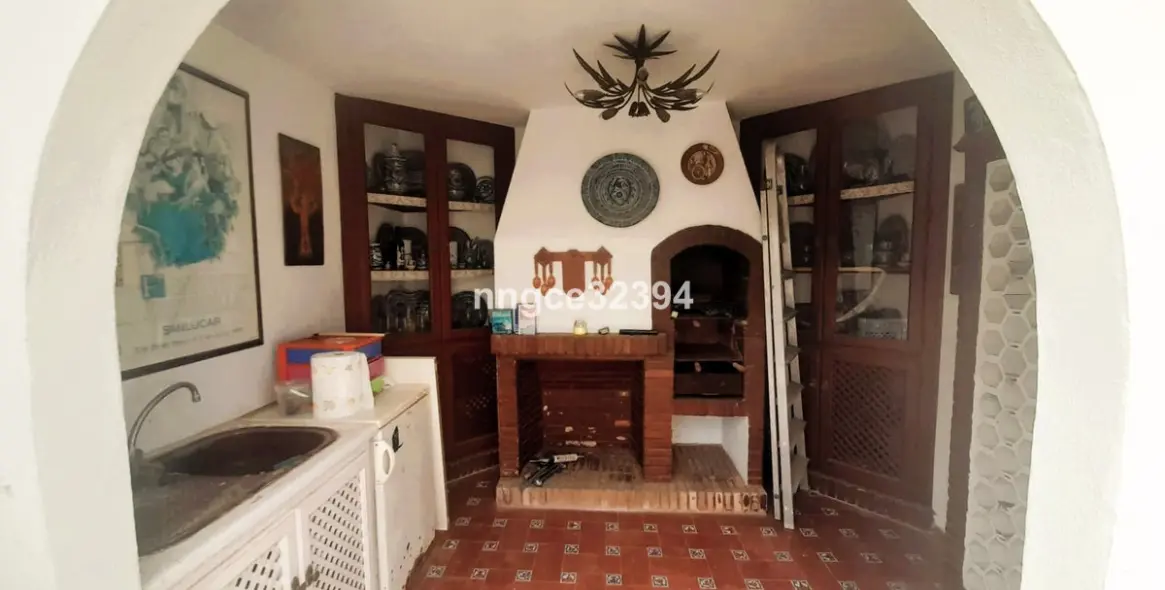 Sale of detached villa in San Pedro de Alcántara 71