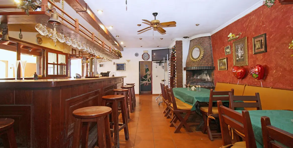 Sale of bar in Marbesa 7