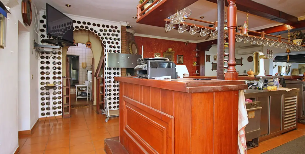 Sale of bar in Marbesa 11