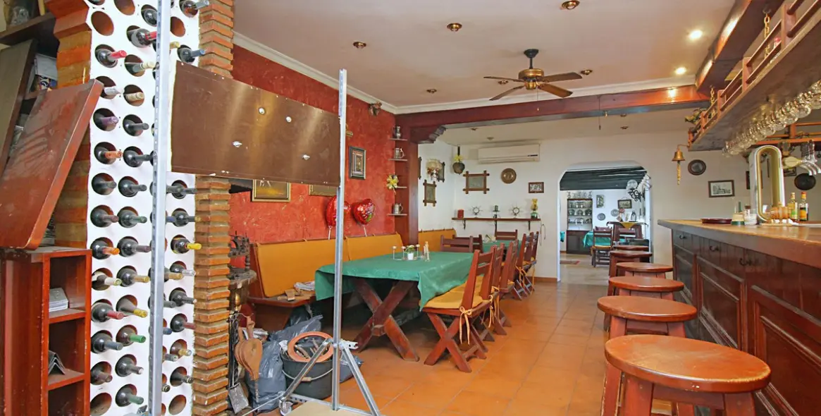 Sale of bar in Marbesa 13