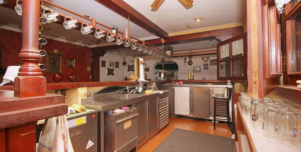 Sale of bar in Marbesa 16