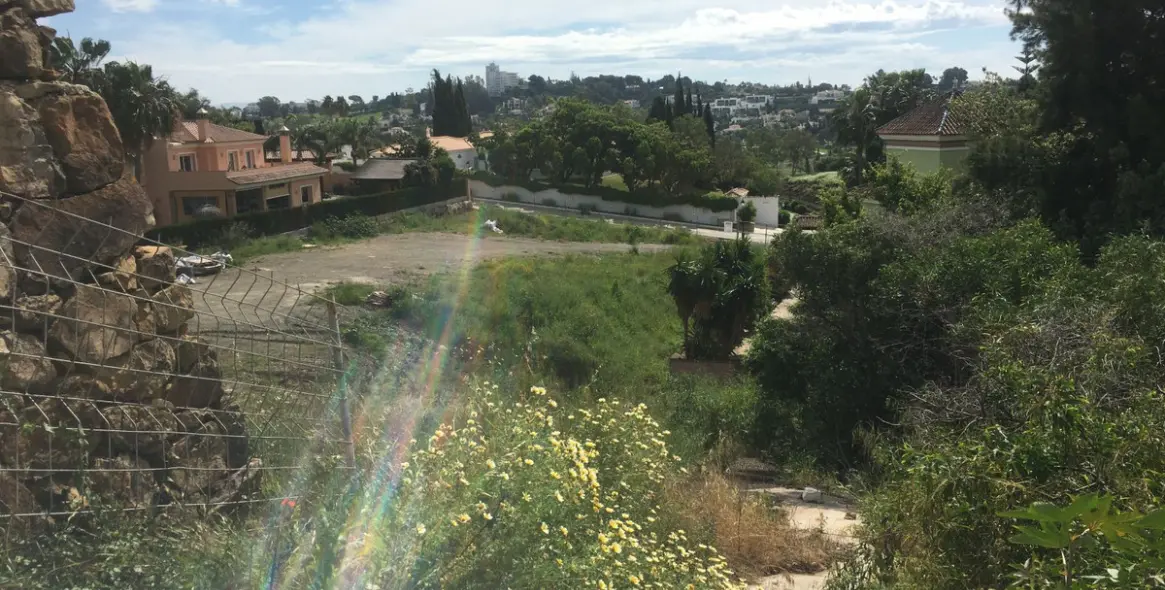 Продажа  жилого участка в El Paraiso 1