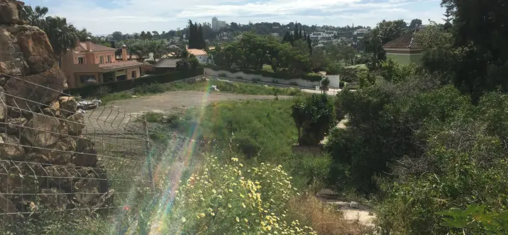 Продажа  жилого участка в El Paraiso 0