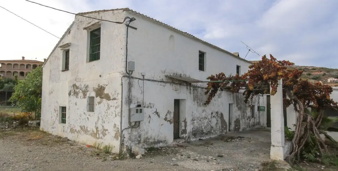 Sale of residential plot in Coín 4