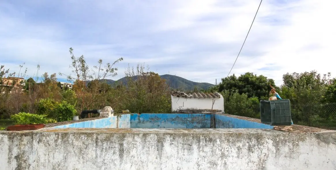 Sale of residential plot in Coín 24
