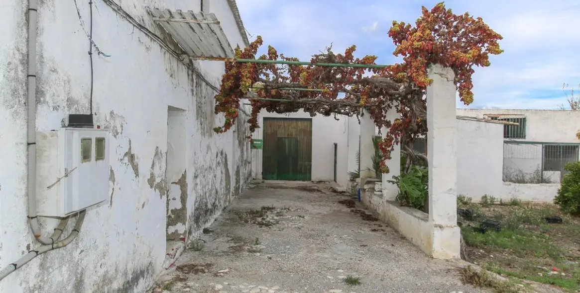 Sale of residential plot in Coín 25