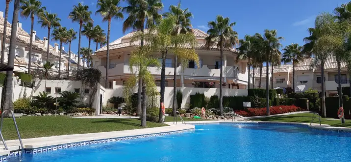 Продажа таунхауса в Las Chapas 0