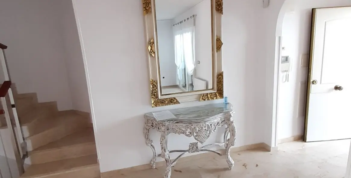 Продажа таунхауса в Las Chapas 11