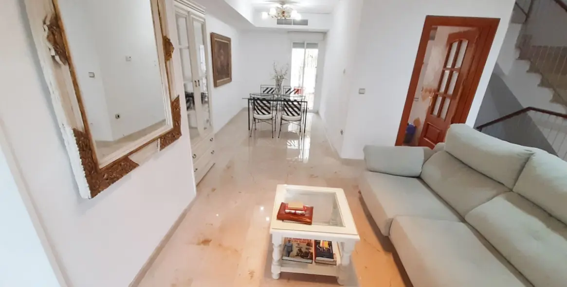 Продажа таунхауса в Las Chapas 12