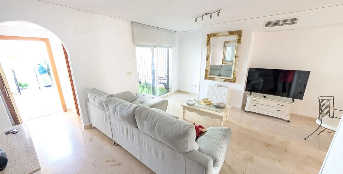 Продажа таунхауса в Las Chapas 13