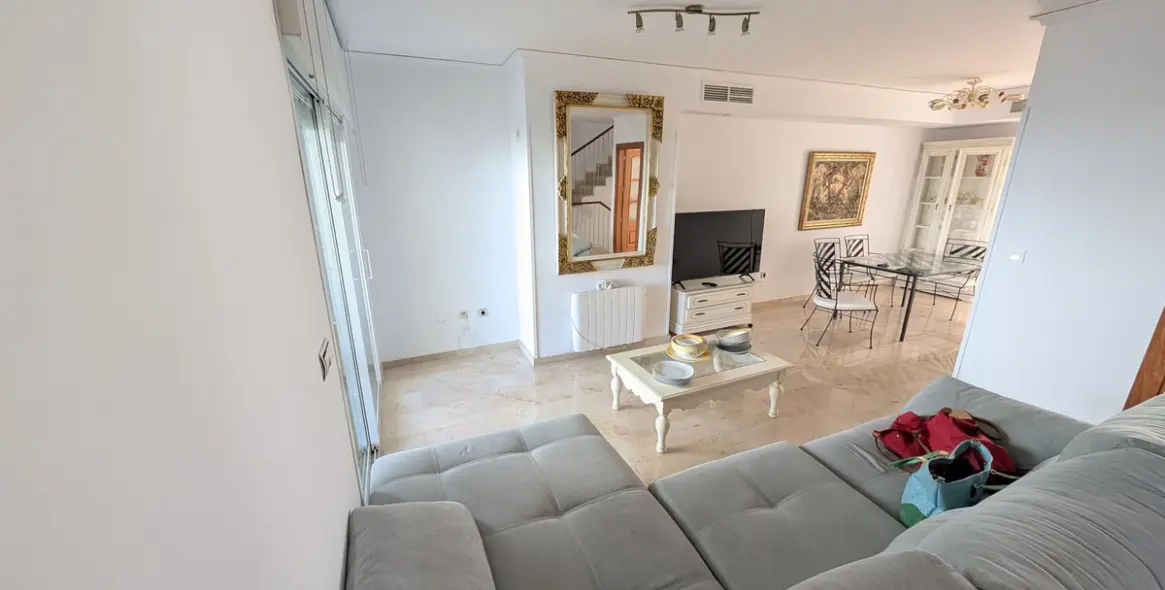 Продажа таунхауса в Las Chapas 18