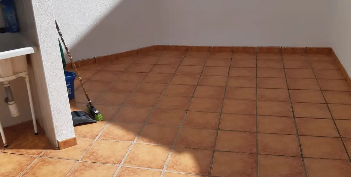 Sale of townhouse in Las Chapas 35