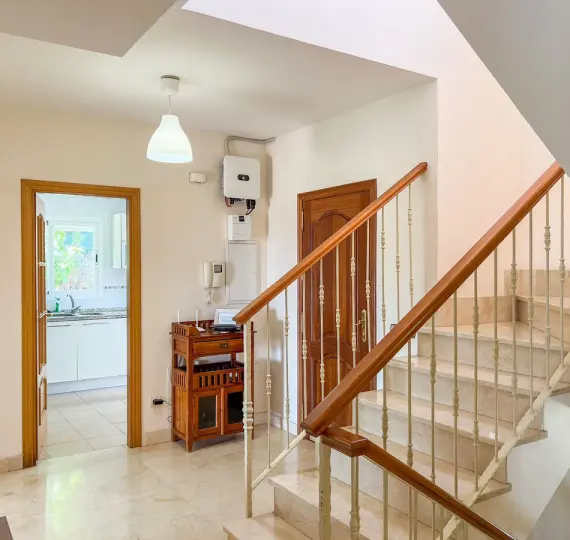 Продажа  отдельно стоящей виллы в Cerros del Aguila