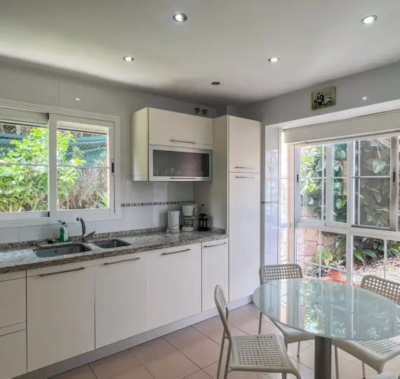 Продажа  отдельно стоящей виллы в Cerros del Aguila