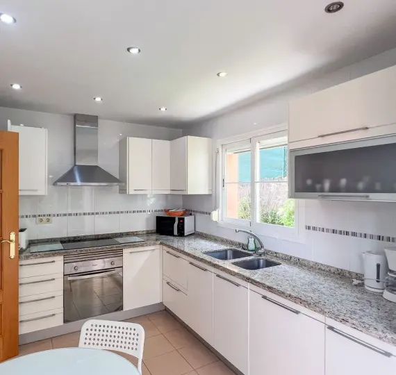 Продажа  отдельно стоящей виллы в Cerros del Aguila