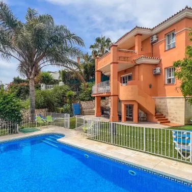 Sale of detached villa in Cerros del Aguila