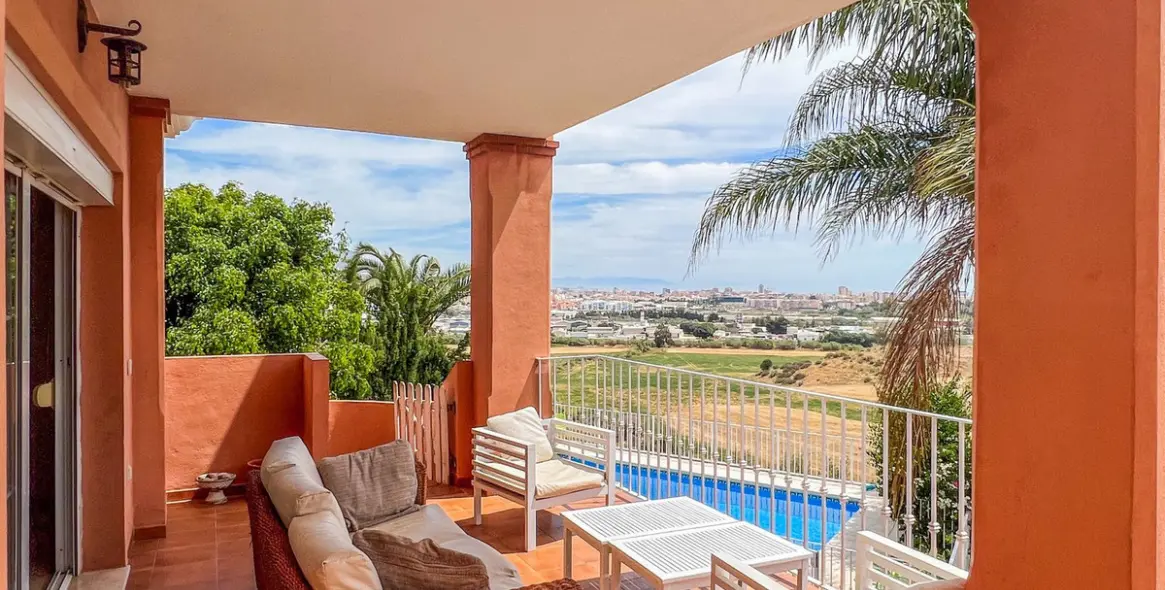 Sale of detached villa in Cerros del Aguila 2