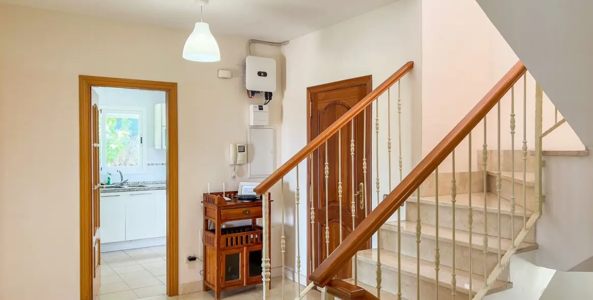 Sale of detached villa in Cerros del Aguila 3